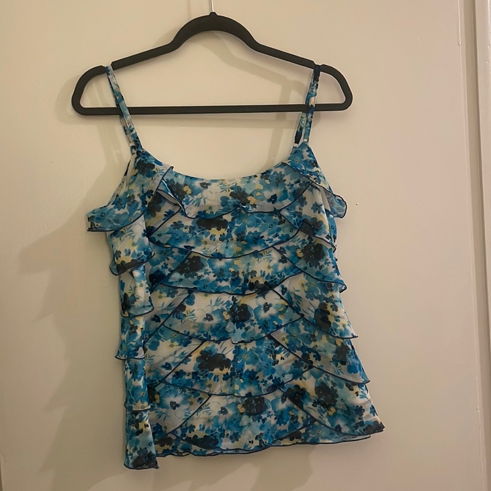 Business casual scalloped fashion top